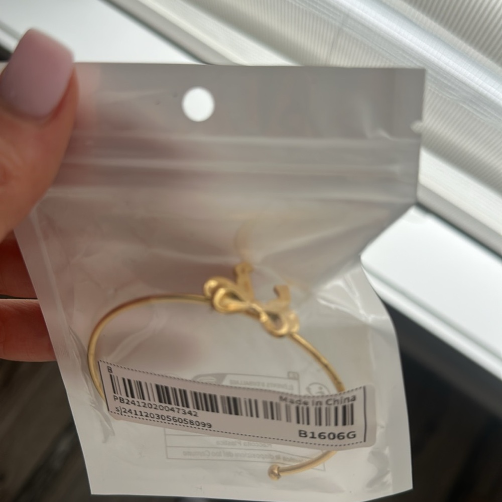 Bow bangle - Picture 2 of 2